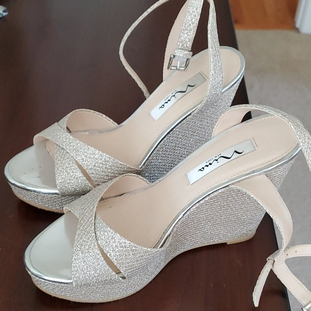 Woman's size 8 gold dress wedge sandles